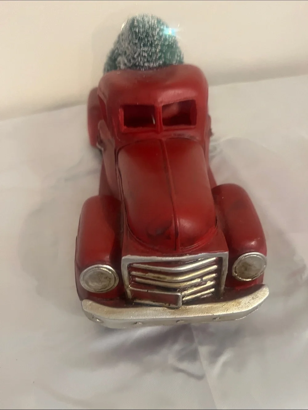 The Unbranded Brand classic red